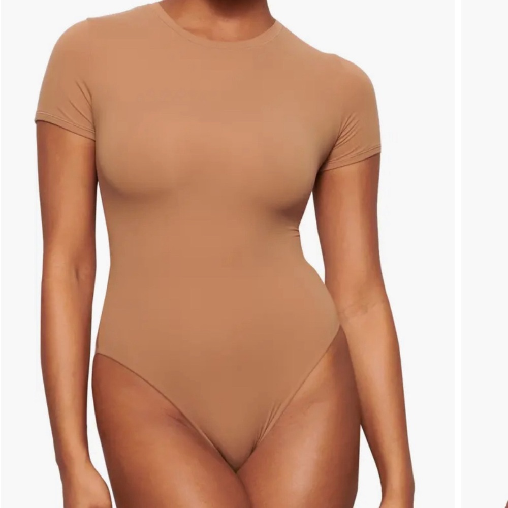 SKIMS Fits Everybody T-Shirt Bodysuit SzL Ochre/Brown/Tan Color NWT